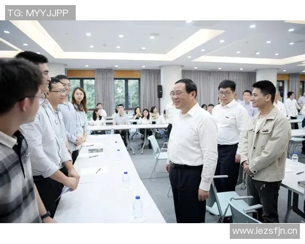 专访杨芳：深入探讨英雄联盟成功背后的秘诀与未来发展方向
